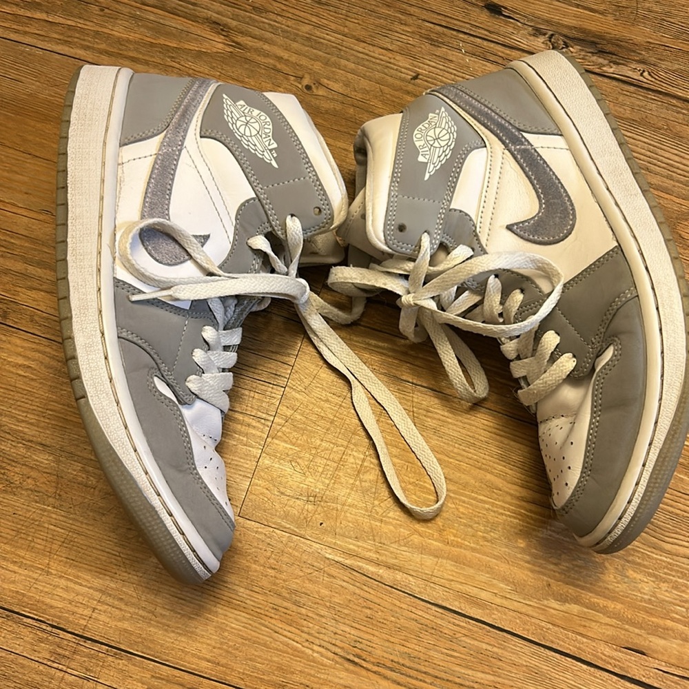 Nike Air Jordan High Tops Grey/White Size 8